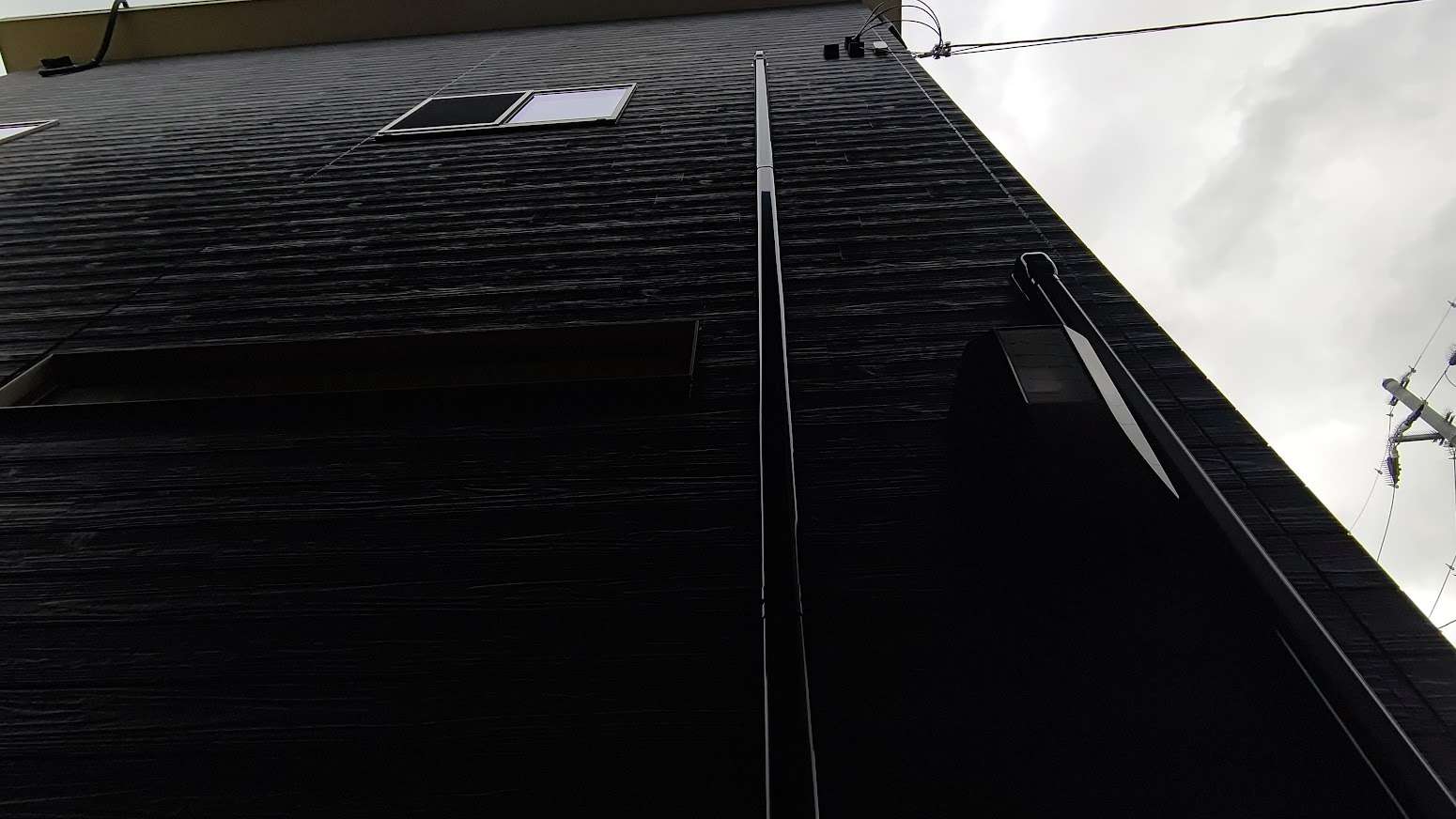 守山市O様邸へ引越し施工事例｜シャープAY-L22N-Wのエアコン工事