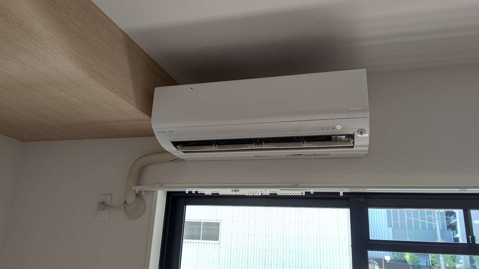 草津市南草津M様マンション｜三菱電機MSZ-BXV4022Sの取り付け完了です