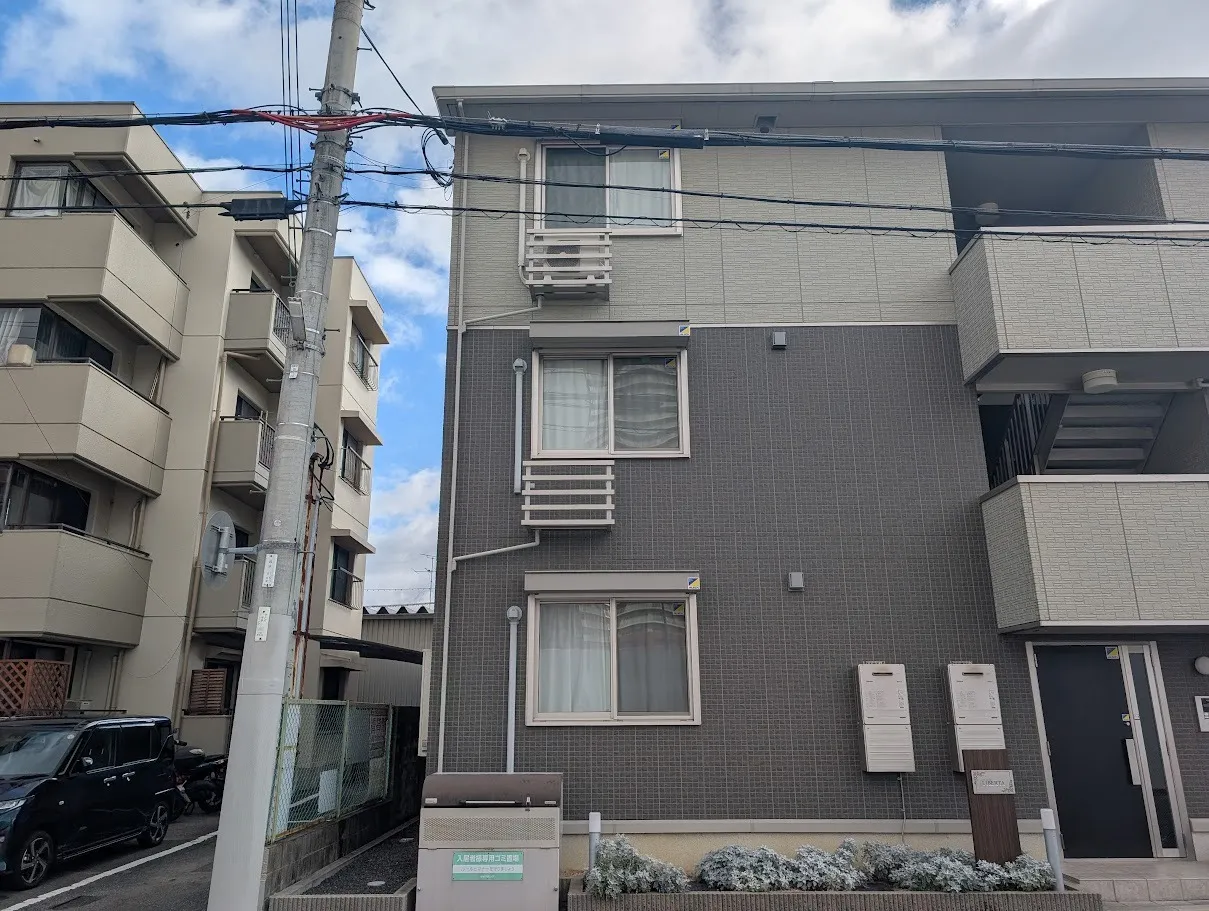 大津市T様施工事例｜３階カゴへの高所作業！エアコン工事費用はおいくら？