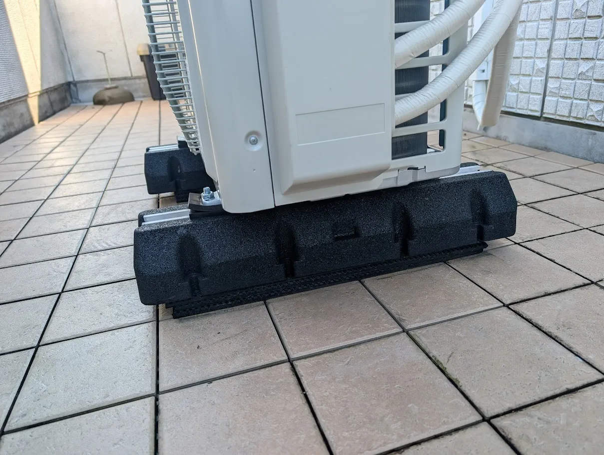 草津市M様邸｜エアコン入替工事で振動対策も実施♪