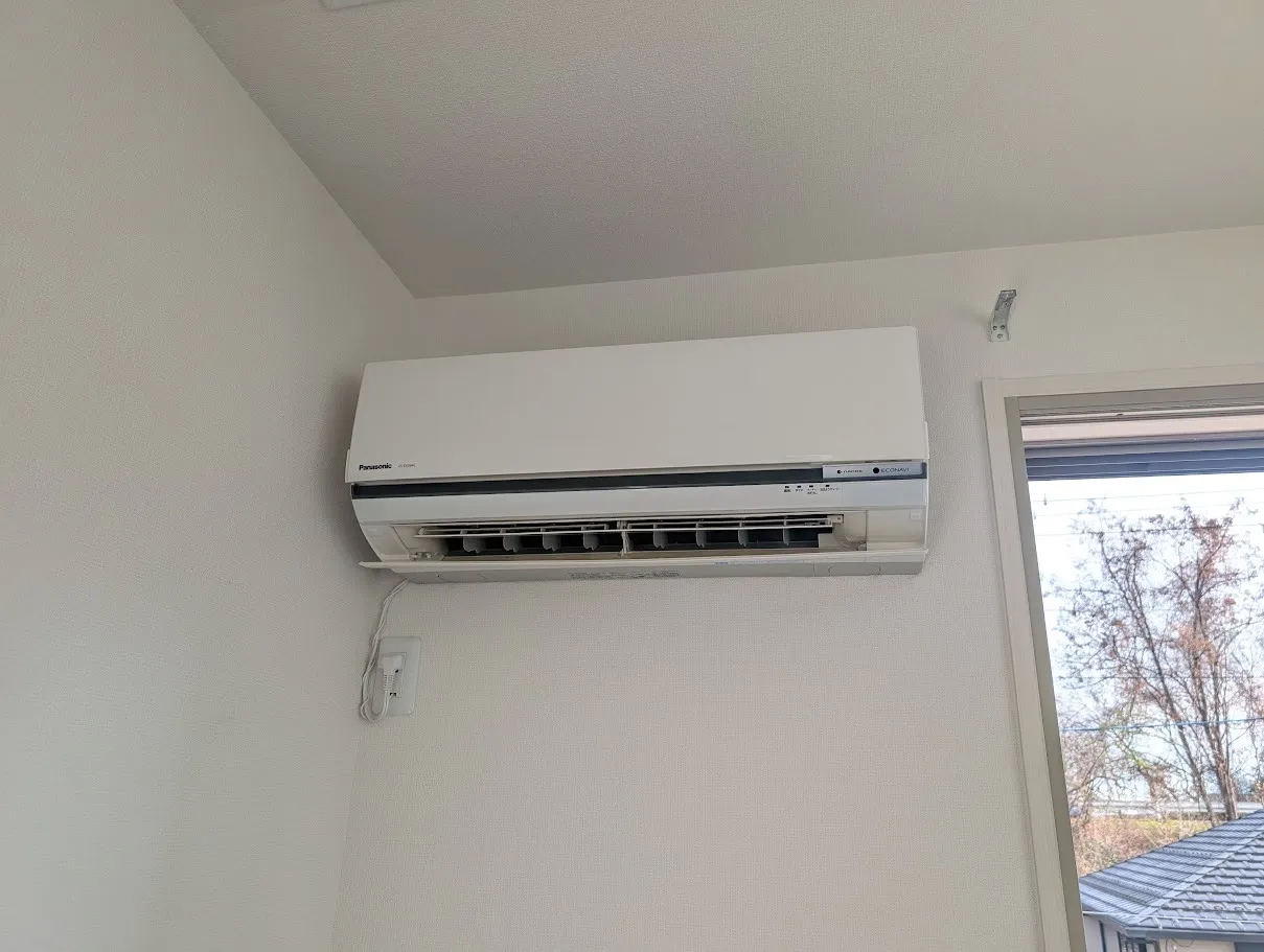 エアコン入替前の室内機です